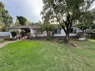 Spacious 3 Bedroom Home with Outdoor Braai Area and Expansive Backyard Potential