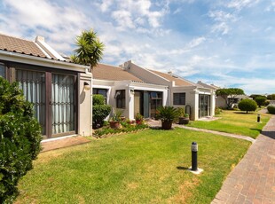 Townhouse For Sale in Bizweni, Somerset West