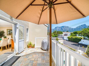 Townhouse For Sale in Claremont