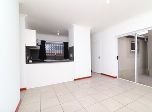 Townhouse For Sale in Beverly Park, Eersterivier