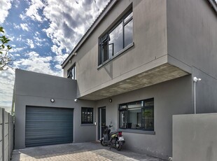 Townhouse For Sale in Woodstock, Cape Town