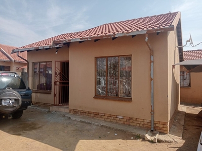 2 Bedroom House Sold in Tlhabane West