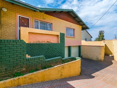 3 Bed House in Bosmont