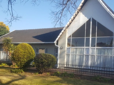 3 Bedroom house to rent in Wilro Park, Roodepoort