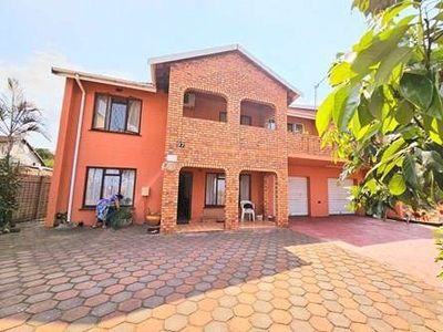 5 Bed House in Newlands West