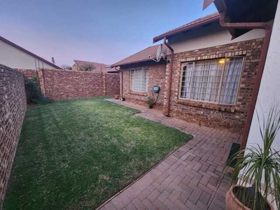 Apartment For Sale In Sinoville, Pretoria
