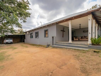 Farm For Sale In Ruimsig, Roodepoort