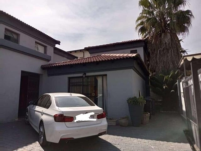 House For Rent In Olympus Ah, Pretoria