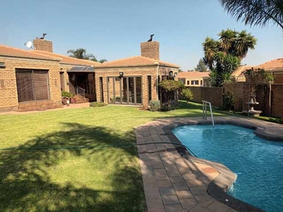 House For Sale In Del Judor Ext 4, Witbank