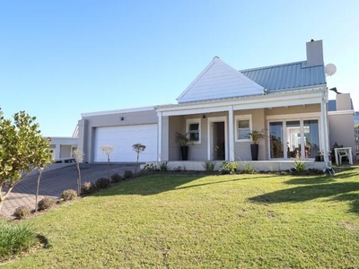 House For Sale In Kingswood Golf Estate, George
