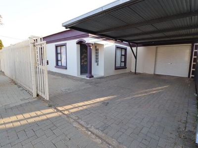 House For Sale In Mandela View, Bloemfontein