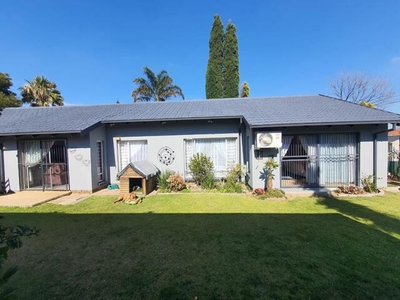 House For Sale In Rooihuiskraal, Centurion