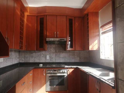 Townhouse For Rent In Benoni Central, Benoni