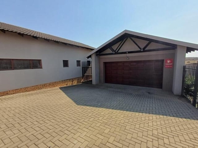 Townhouse For Rent In Hillside, Bloemfontein