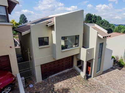 Townhouse For Sale In Morning Hill, Bedfordview