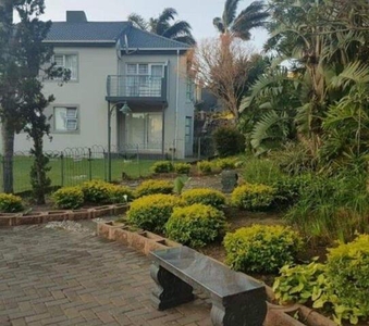 Townhouse For Sale In Selborne, East London