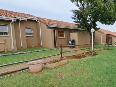 Townhouse For Sale In Winchester Hills, Johannesburg