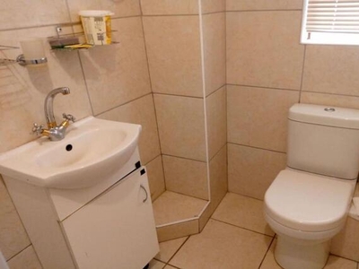 1 bedroom, Amanzimtoti KwaZulu Natal N/A