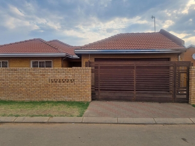 3 Bedroom House For Sale in Evaton West