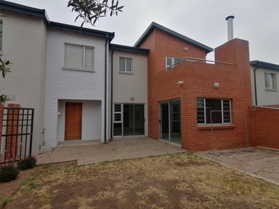 3 Bedroom Townhouse to rent in Fourways