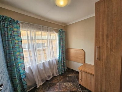4 bedroom, Free State Gauteng N/A