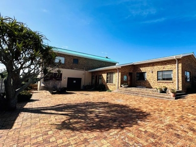 5 Bedroom house for sale in Yzerfontein