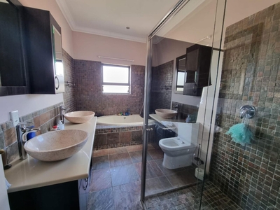 5 bedroom house to rent in Myburgh Park
