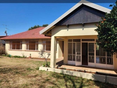 House For Rent In Cyrildene, Johannesburg