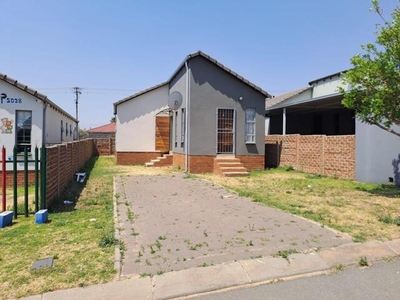 House For Rent In South Hills, Johannesburg
