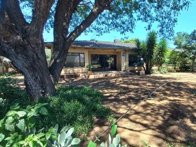 House For Sale In Dan Pienaar, Bloemfontein