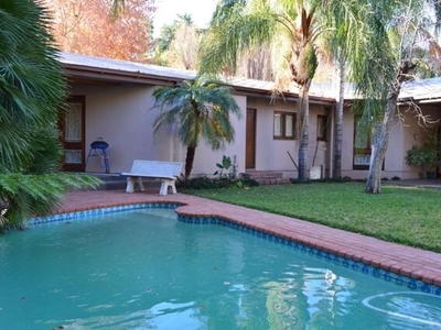 House For Sale In Middelpos, Upington