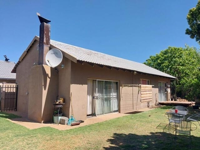 House For Sale In Pellissier, Bloemfontein