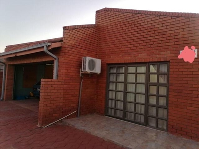 House For Sale In Rocklands, Bloemfontein