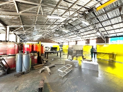 Industrial property to rent in Mineralia