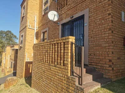 Townhouse For Rent In Kibler Park, Johannesburg