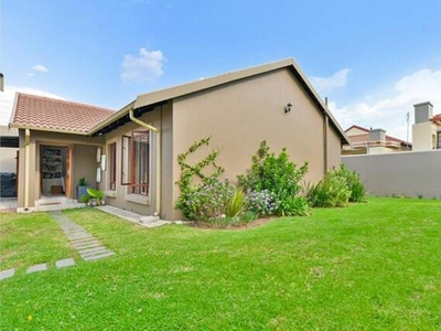 Townhouse For Rent In North Riding, Randburg