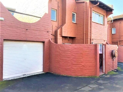 Townhouse For Sale In Glenwood, Durban