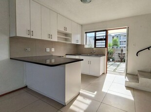 Beautifully modernised 2-bedroom duplex in Oak Glen.