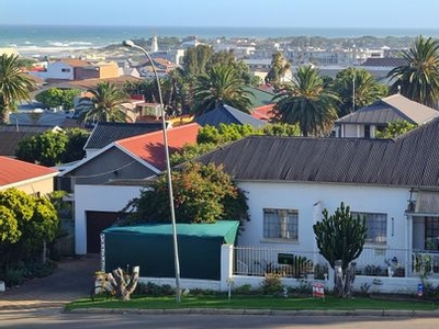 7 Bedroom House For Sale in Jeffreys Bay Central