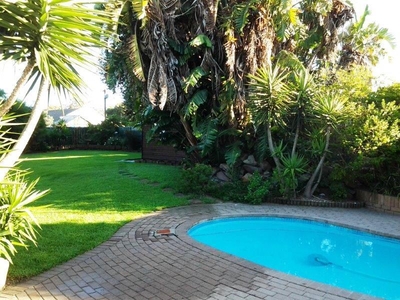 LARGE HOME IN TABLE VIEW For Sale South Africa