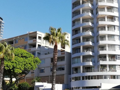 1 Bedroom apartment to rent in Three Anchor Bay, Cape Town