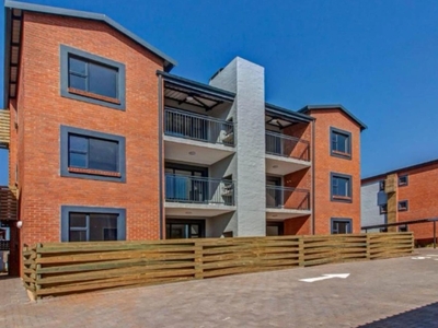 3 bedroom apartment to rent in Kempton Park West