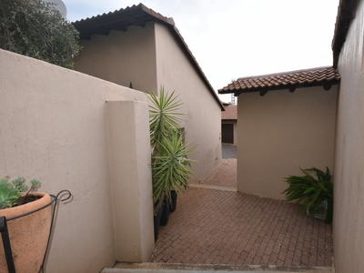 3 bedroom townhouse for sale in Sunnyrock