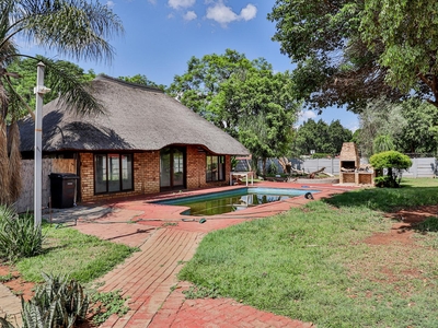 6 Bedroom House for Sale For Sale in Pretoria North - MR6089