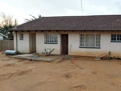 House For Sale In Flamingo Park, Welkom