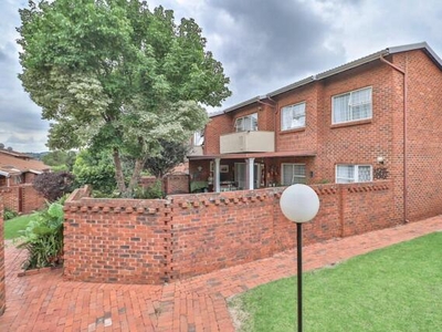 Townhouse For Sale In St Andrews, Bedfordview