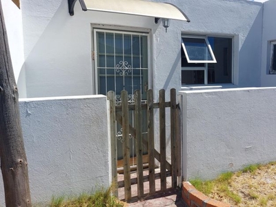 1 Bedroom cottage to rent in Lansdowne, Cape Town