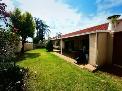 3 Bedroom Townhouse To Let in Garsfontein