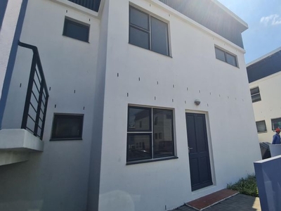 2 Bedroom apartment rented in Maitland, Cape Town