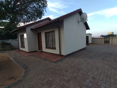 2 Bedroom House Rented in Tlhabane West